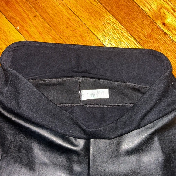 ASSETS by SPANX Women's All Over Faux Leather Leggings - Picture 5 of 8